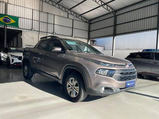 FIAT TORO 1.8 16V EVO FLEX FREEDOM AT6 FIAT TORO 1.8 16V EVO FLEX FREEDOM AT6